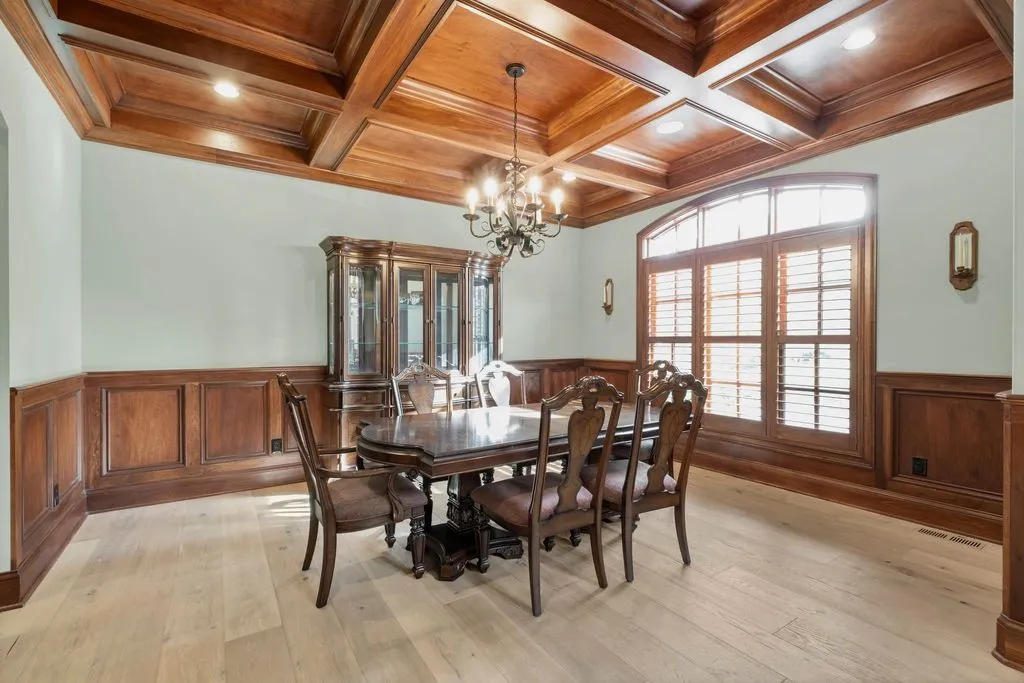 5915 Hillsboro Pike A Spectacular Tennessee Estate Perfect for Entertainment and Everyday Living 5