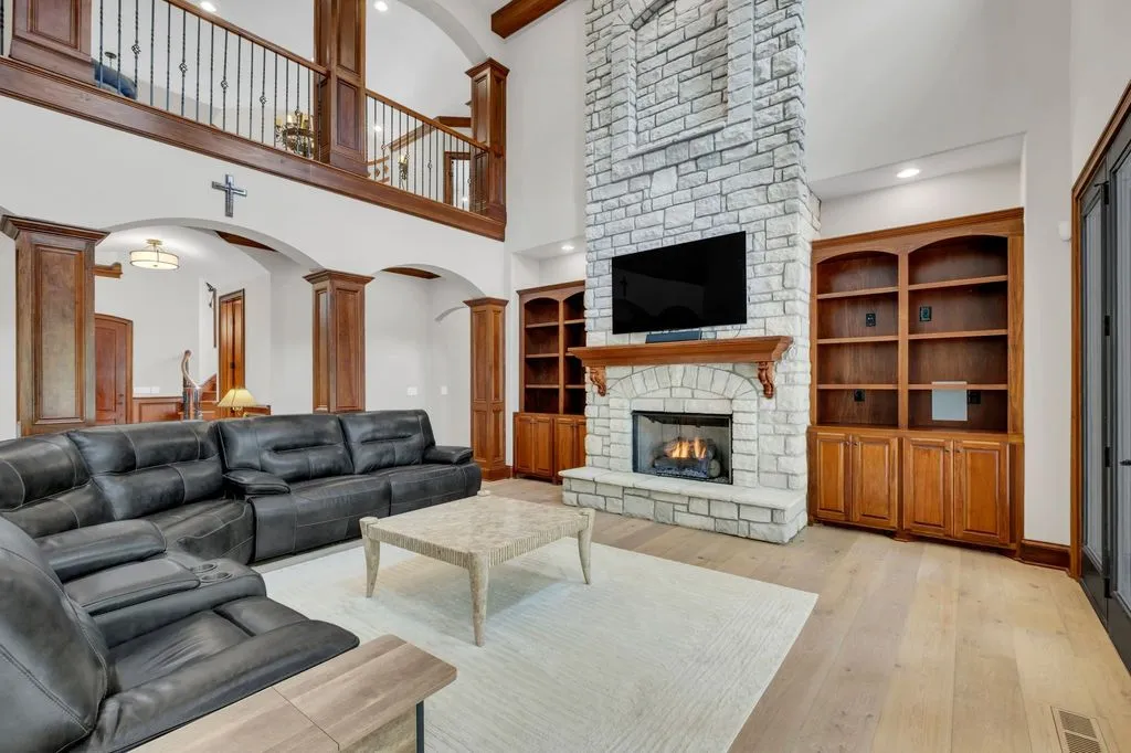 5915 Hillsboro Pike A Spectacular Tennessee Estate Perfect for Entertainment and Everyday Living 8