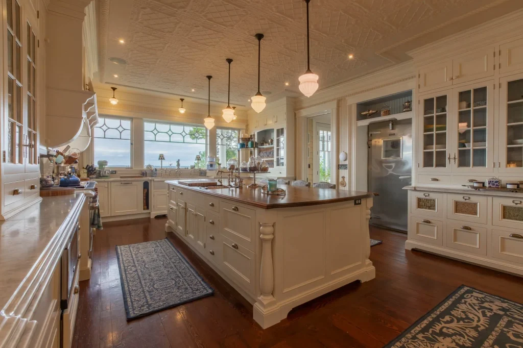 736 Lake Dr N Stunning Hamptons Inspired Masterpiece with Resort Style Luxury in Canada 14