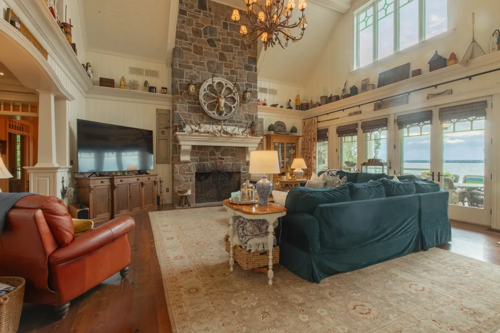 736 Lake Dr N Stunning Hamptons Inspired Masterpiece with Resort Style Luxury in Canada 17