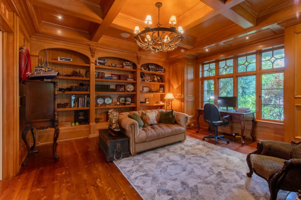 736 Lake Dr N Stunning Hamptons Inspired Masterpiece with Resort Style Luxury in Canada 22