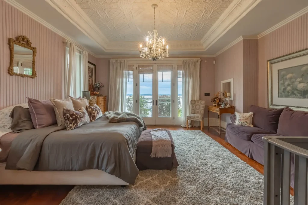 736 Lake Dr N Stunning Hamptons Inspired Masterpiece with Resort Style Luxury in Canada 23