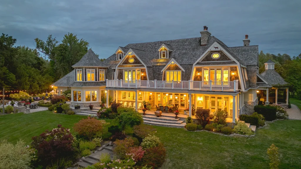 736 Lake Dr N Stunning Hamptons Inspired Masterpiece with Resort Style Luxury in Canada 30