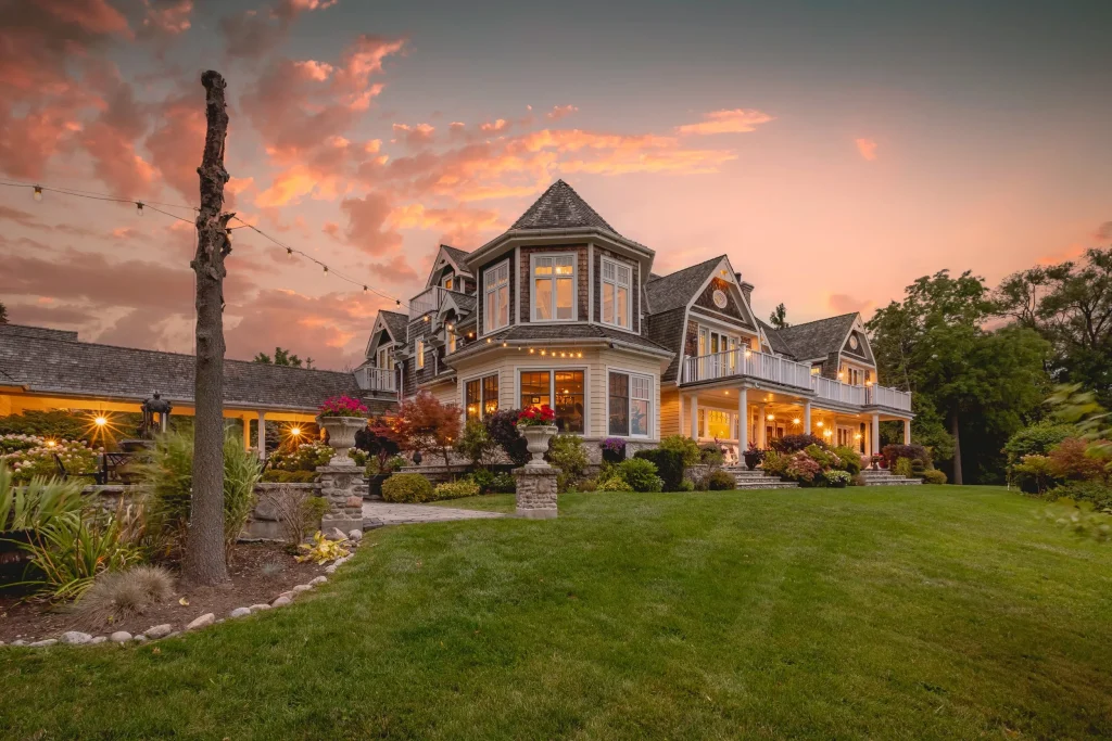 736 Lake Dr N Stunning Hamptons Inspired Masterpiece with Resort Style Luxury in Canada 31 1