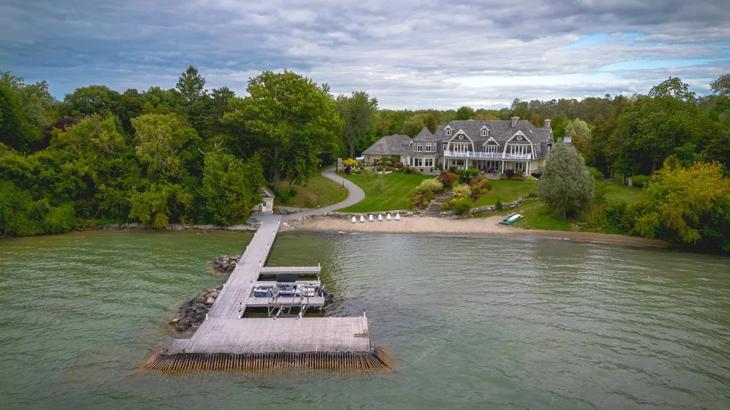 736 Lake Dr N Stunning Hamptons Inspired Masterpiece with Resort Style Luxury in Canada 7