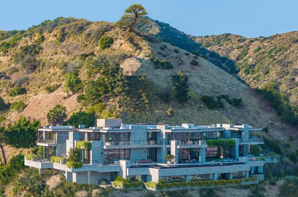 7661 Curson Ter Explore the Breathtaking 125 Million Architectural Masterpiece in the Hollywood Hills 3