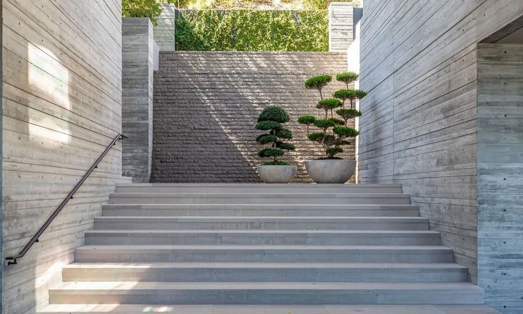 7661 Curson Ter Explore the Breathtaking 125 Million Architectural Masterpiece in the Hollywood Hills 5