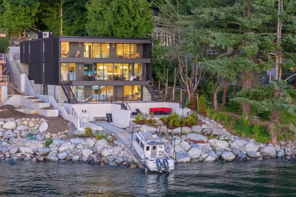 Exceptional Modern Waterfront Estate in West Vancouver, a Flawlessly Crafted Architectural Gem for C$12.25 Million 5 8885 Lawrence Way Breathtaking Modern Waterfront Estate Crafted to Perfection in West Vancouver 1