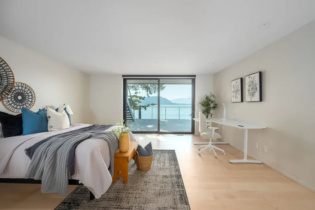 Exceptional Modern Waterfront Estate in West Vancouver, a Flawlessly Crafted Architectural Gem for C$12.25 Million 13 8885 Lawrence Way Breathtaking Modern Waterfront Estate Crafted to Perfection in West Vancouver 14