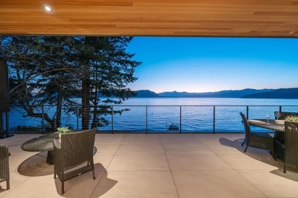 Exceptional Modern Waterfront Estate in West Vancouver, a Flawlessly Crafted Architectural Gem for C$12.25 Million 19 8885 Lawrence Way Breathtaking Modern Waterfront Estate Crafted to Perfection in West Vancouver 15