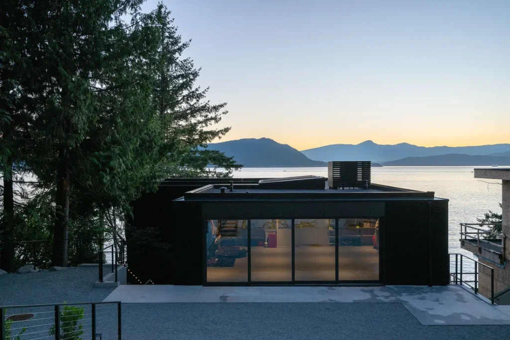 Exceptional Modern Waterfront Estate in West Vancouver, a Flawlessly Crafted Architectural Gem for C$12.25 Million 22 8885 Lawrence Way Breathtaking Modern Waterfront Estate Crafted to Perfection in West Vancouver 18