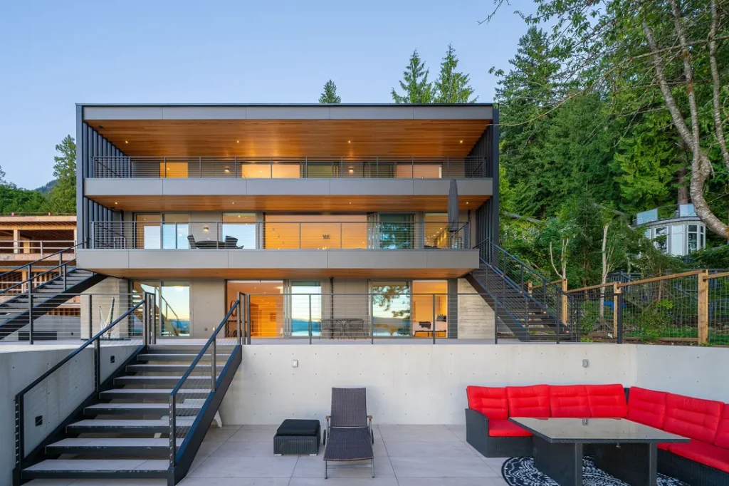 Exceptional Modern Waterfront Estate in West Vancouver, a Flawlessly Crafted Architectural Gem for C$12.25 Million 17 8885 Lawrence Way Breathtaking Modern Waterfront Estate Crafted to Perfection in West Vancouver 8