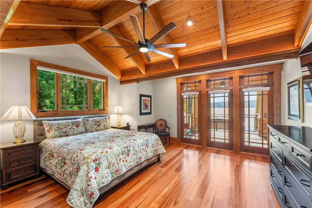 Breathtaking Architectural Gem at 207 Passion Flower Way Combines Modern Design and Mountain Lake Serenity 10