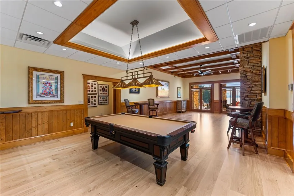 Breathtaking Architectural Gem at 207 Passion Flower Way Combines Modern Design and Mountain Lake Serenity 13