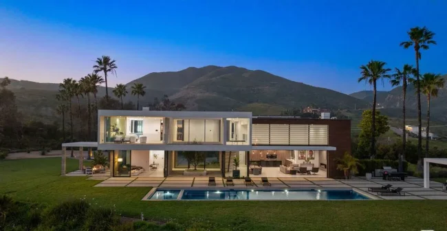 Architectural Masterpiece by Steven Kent Offers Unrivaled Pacific Views for $15 Million