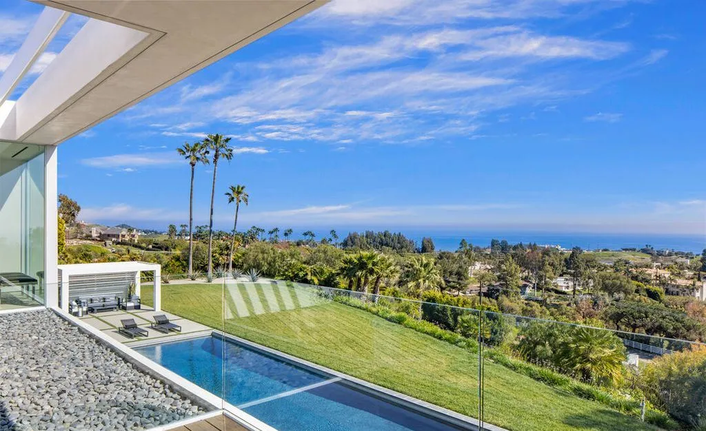 Breathtaking Architectural Icon at 5601 Kanan Dume Rd by Steven Kent Lists for 15 Million 21