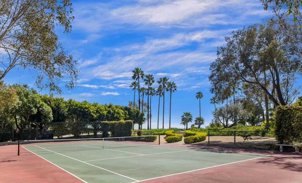 Breathtaking Architectural Icon at 5601 Kanan Dume Rd by Steven Kent Lists for 15 Million 24