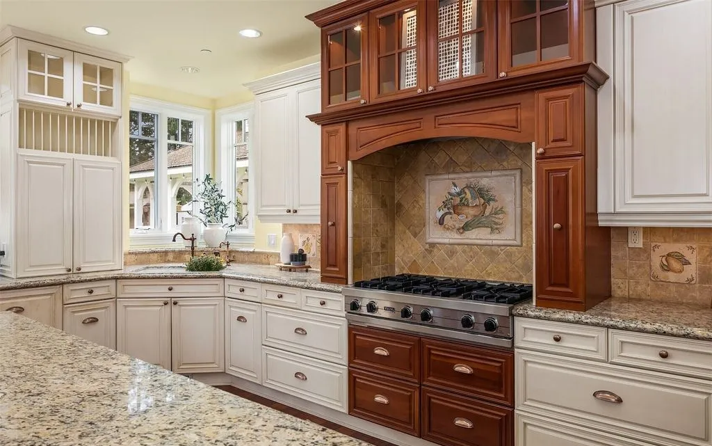 Elegant Washington Estate by Odegard Gockel Exudes Timeless Equestrian Grace, Asking $5.695 Million 16 Captivating Equestrian Retreat at 20727 SE 24th Street Offers Effortless Luxury for 5.695 Million 12