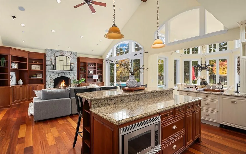 Elegant Washington Estate by Odegard Gockel Exudes Timeless Equestrian Grace, Asking $5.695 Million 19 Captivating Equestrian Retreat at 20727 SE 24th Street Offers Effortless Luxury for 5.695 Million 15