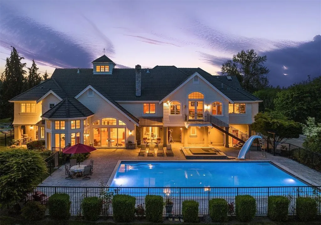 Elegant Washington Estate by Odegard Gockel Exudes Timeless Equestrian Grace, Asking $5.695 Million 6 Captivating Equestrian Retreat at 20727 SE 24th Street Offers Effortless Luxury for 5.695 Million 2