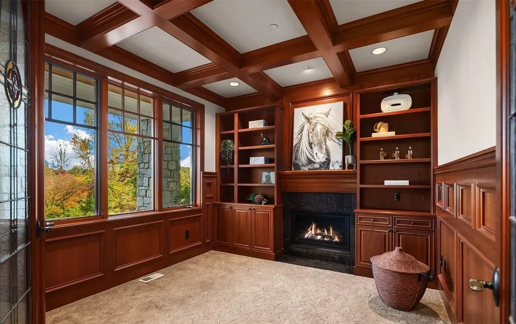 Elegant Washington Estate by Odegard Gockel Exudes Timeless Equestrian Grace, Asking $5.695 Million 12 Captivating Equestrian Retreat at 20727 SE 24th Street Offers Effortless Luxury for 5.695 Million 8