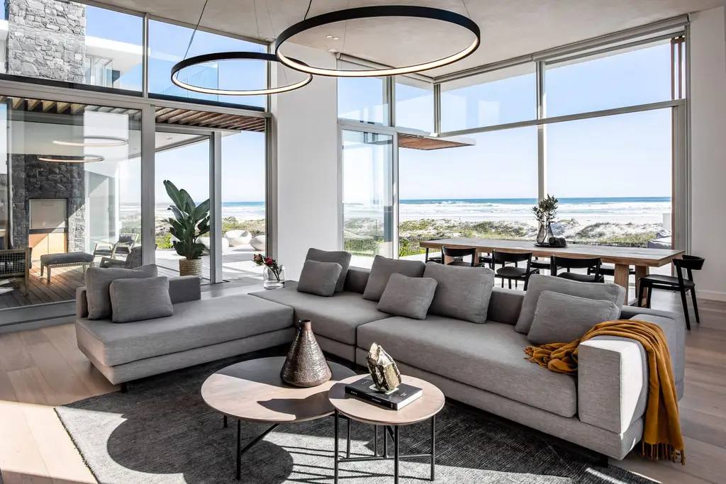 D13 House by GSQUARED Architects Blends Modern Minimalism with Cape Towns Natural Beauty 1