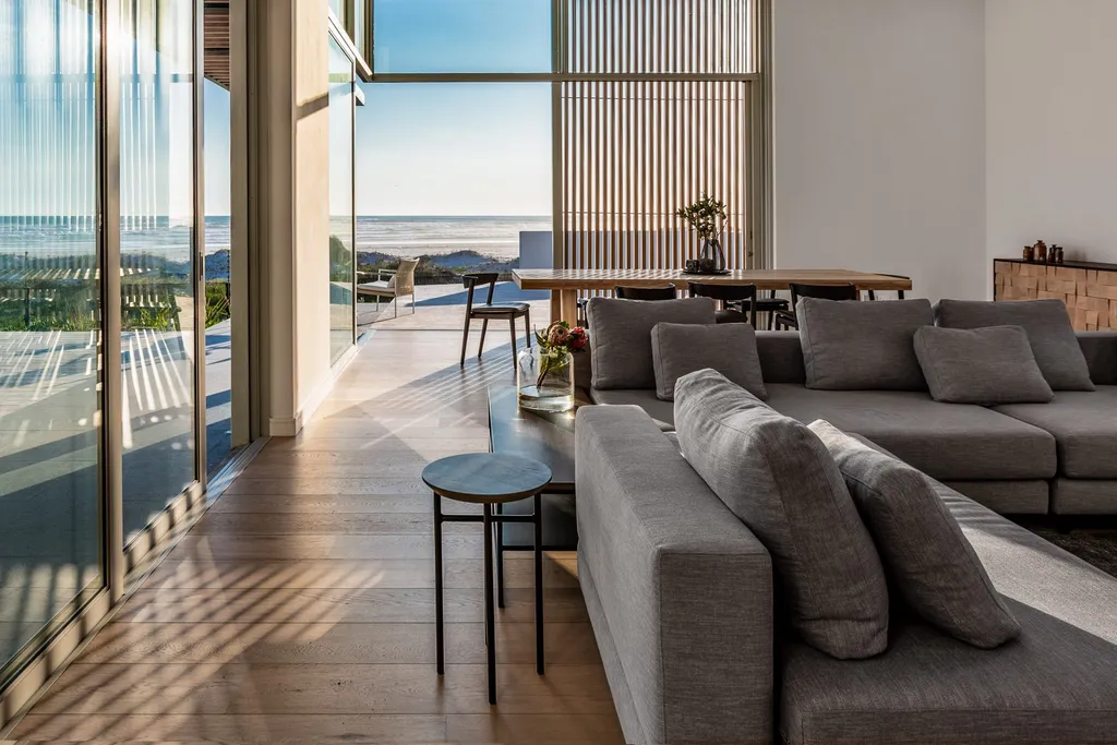 D13 House by GSQUARED Architects Blends Modern Minimalism with Cape Towns Natural Beauty 3