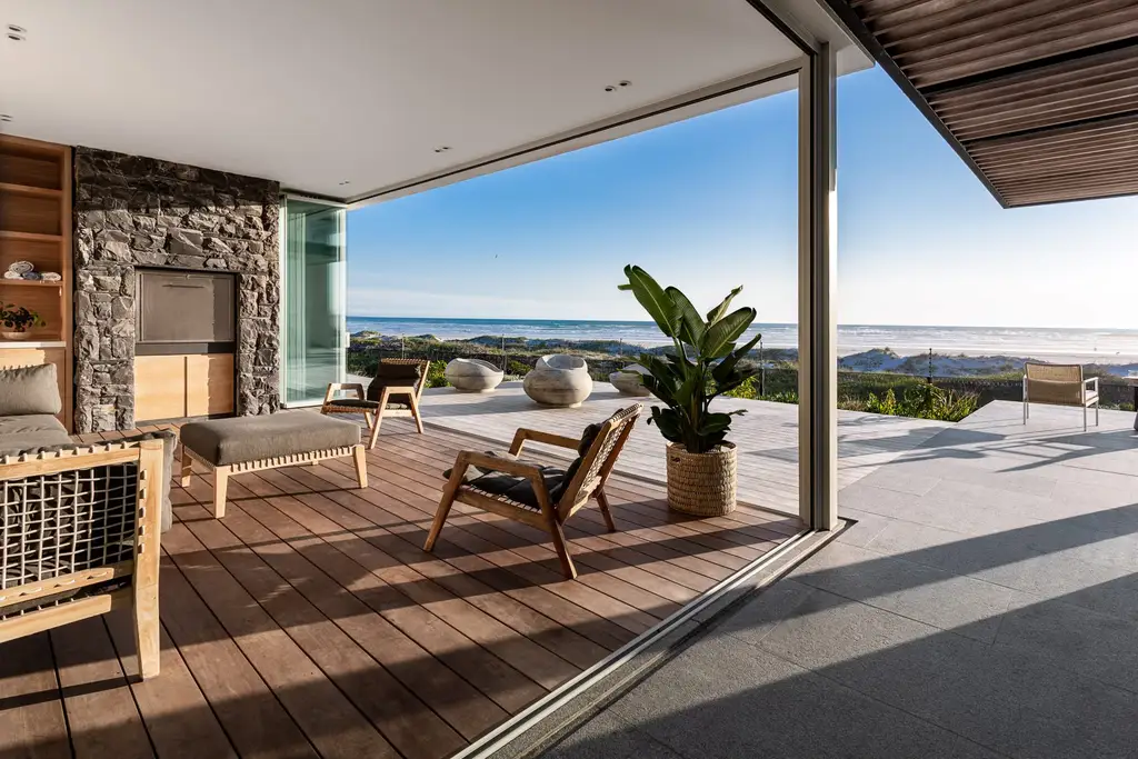 D13 House by GSQUARED Architects Blends Modern Minimalism with Cape Towns Natural Beauty 5