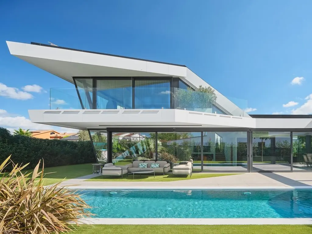 Elevated Nature House by ROA Arquitectura Sustainable Mediterranean Living with Rooftop Garden 4