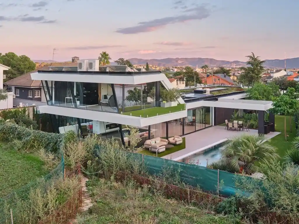 Elevated Nature House by ROA Arquitectura Sustainable Mediterranean Living with Rooftop Garden 8