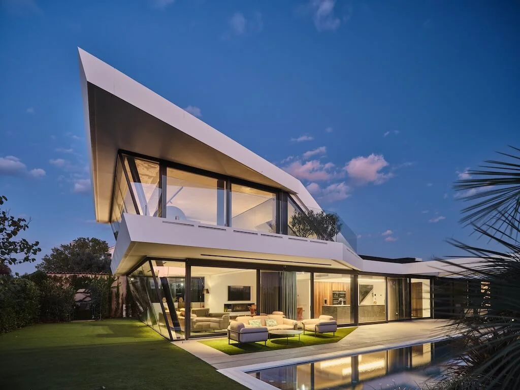 Elevated Nature House by ROA Arquitectura Sustainable Mediterranean Living with Rooftop Garden 9