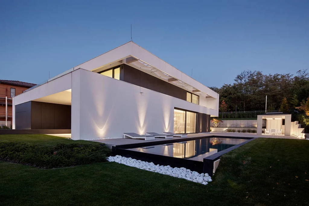 Elevated Serenity: Family House by Benyei Architectural Studio Redefines Modern Luxury in Hungary 1 Elevated Serenity: Family House by Benyei Architectural Studio Redefines Modern Luxury in Hungary