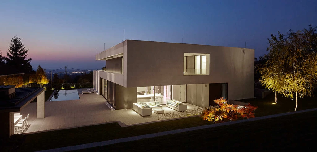 Elevated Serenity: Family House by Benyei Architectural Studio Redefines Modern Luxury in Hungary 4 Elevated Serenity Family House by Benyei Architectural Studio Redefines Modern Luxury in Hungary 7