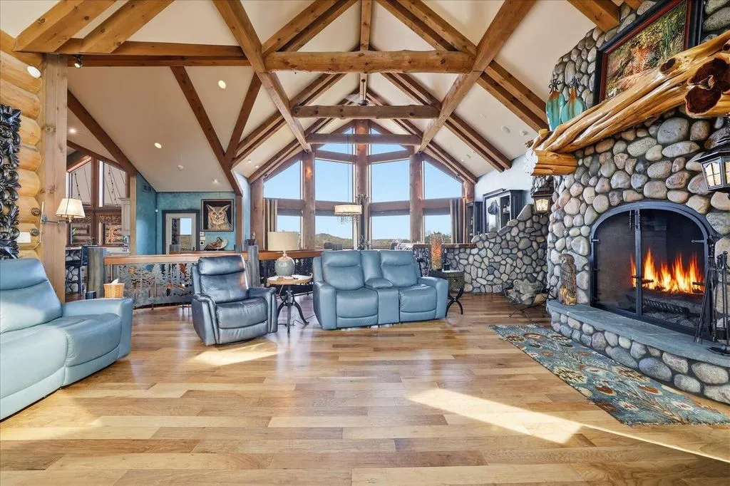 Exquisite 5674 State Highway 167 Wisconsin Log Estate Offers Rustic Elegance for 4 Million 9