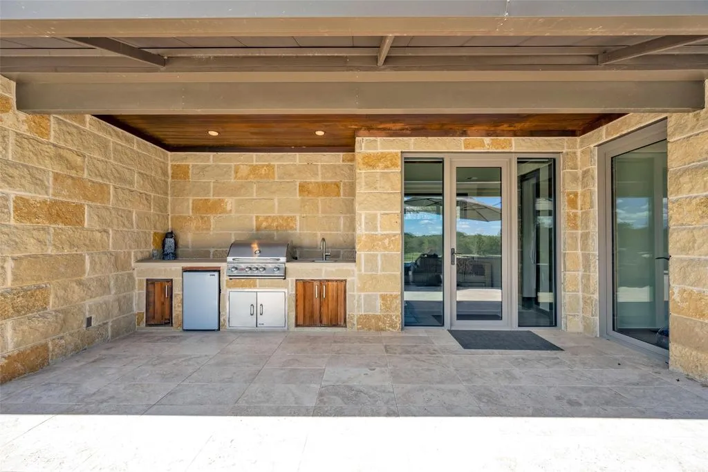 Long Creek Ranch: A Premier Texas Hill Country Estate of Refined Beauty, Listed at $9.675 Million 17 Exquisite Long Creek Ranch at 4658 County Road 163 Showcases Timeless Texas Hill Country Elegance Priced at 9.675 Million 14