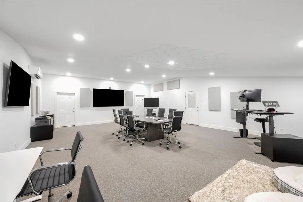 Long Creek Ranch: A Premier Texas Hill Country Estate of Refined Beauty, Listed at $9.675 Million 19 Exquisite Long Creek Ranch at 4658 County Road 163 Showcases Timeless Texas Hill Country Elegance Priced at 9.675 Million 16