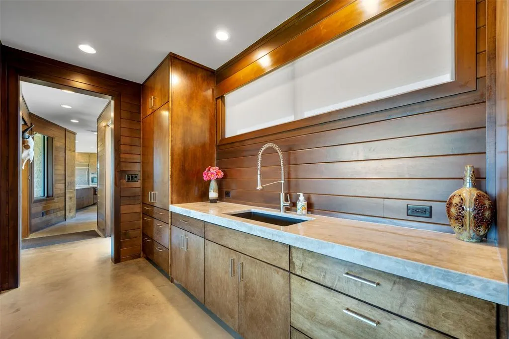 Long Creek Ranch: A Premier Texas Hill Country Estate of Refined Beauty, Listed at $9.675 Million 9 Exquisite Long Creek Ranch at 4658 County Road 163 Showcases Timeless Texas Hill Country Elegance Priced at 9.675 Million 3