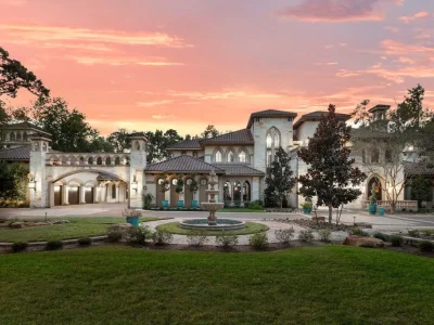 Exquisite Texas Residence at 15 Estancia Pl Marries Old World Grandeur with Modern Sophistication 1