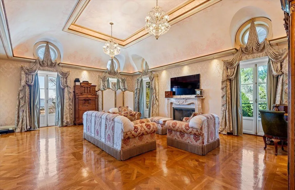 Exquisite Waterview Residence at 0 Kings Point Road Redefines Kings Point Luxury for 12.9 Million 15