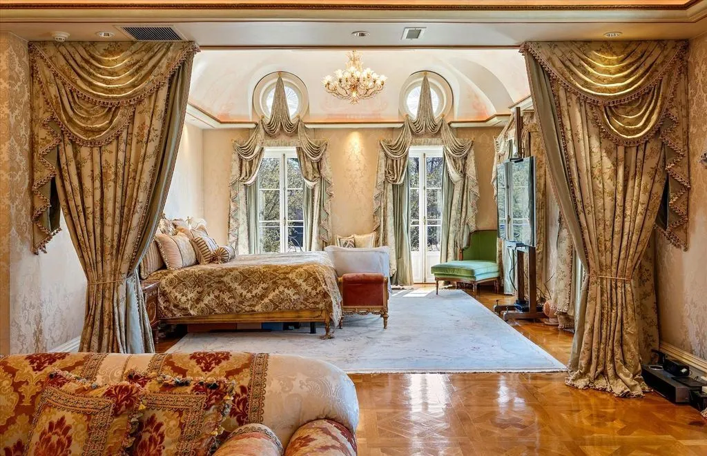 Exquisite Waterview Residence at 0 Kings Point Road Redefines Kings Point Luxury for 12.9 Million 16