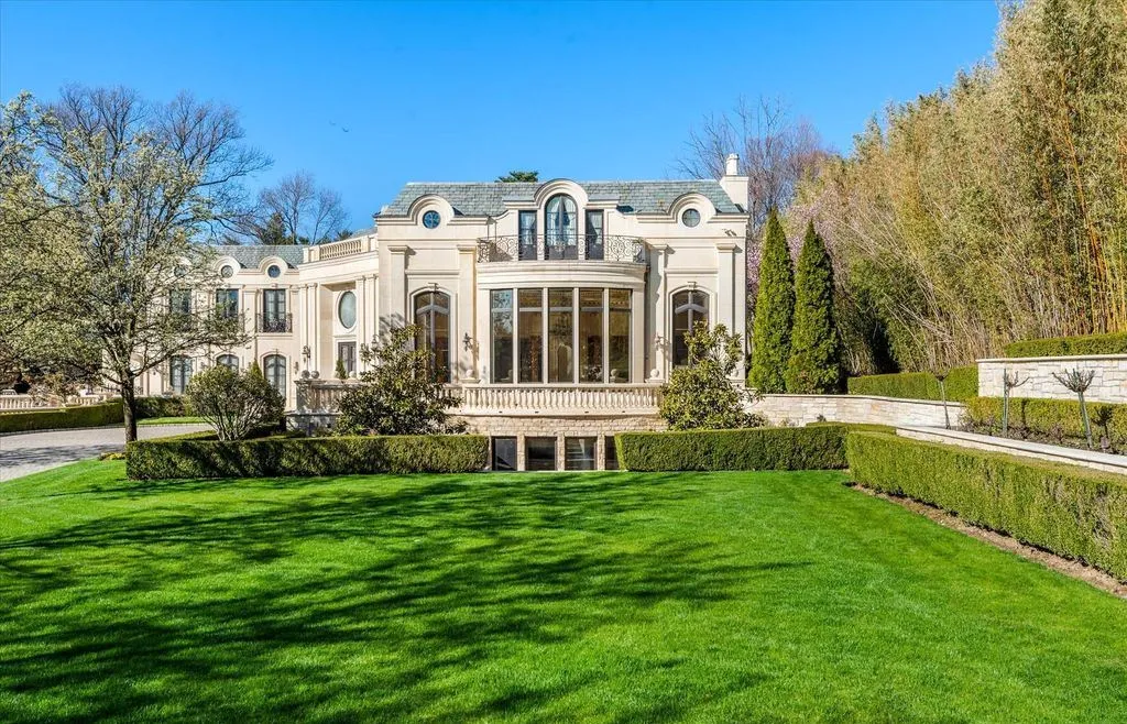 Exquisite Waterview Residence at 0 Kings Point Road Redefines Kings Point Luxury for 12.9 Million 26