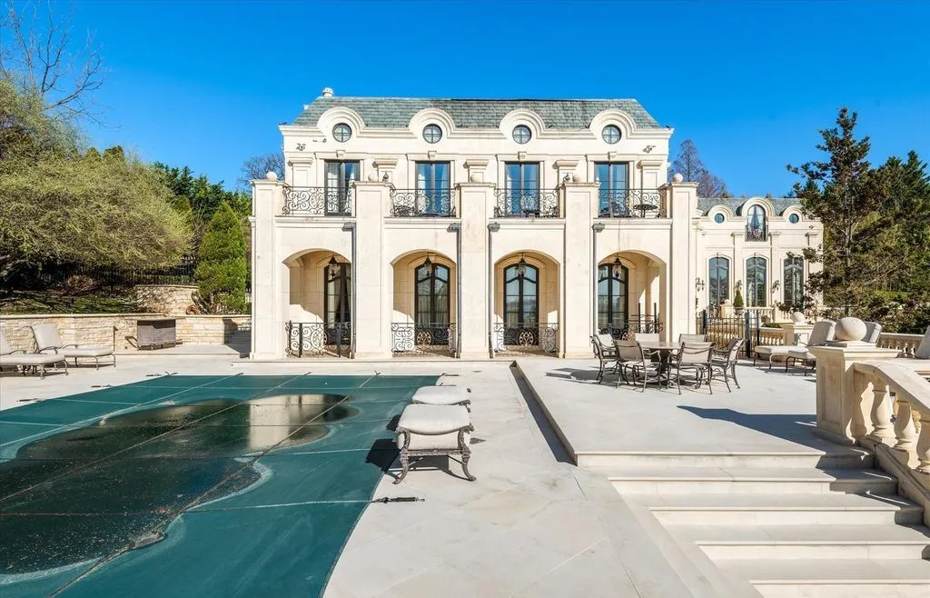 Exquisite Waterview Residence at 0 Kings Point Road Redefines Kings Point Luxury for 12.9 Million 27