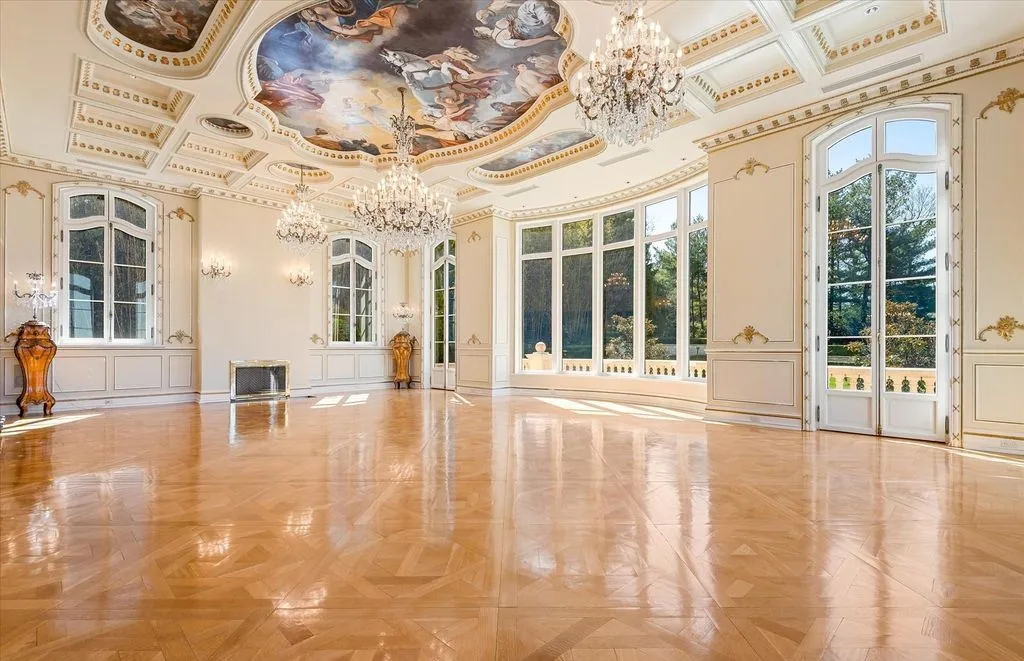 Exquisite Waterview Residence at 0 Kings Point Road Redefines Kings Point Luxury for 12.9 Million 6