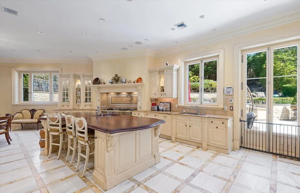 Exquisite Waterview Residence at 0 Kings Point Road Redefines Kings Point Luxury for 12.9 Million 8