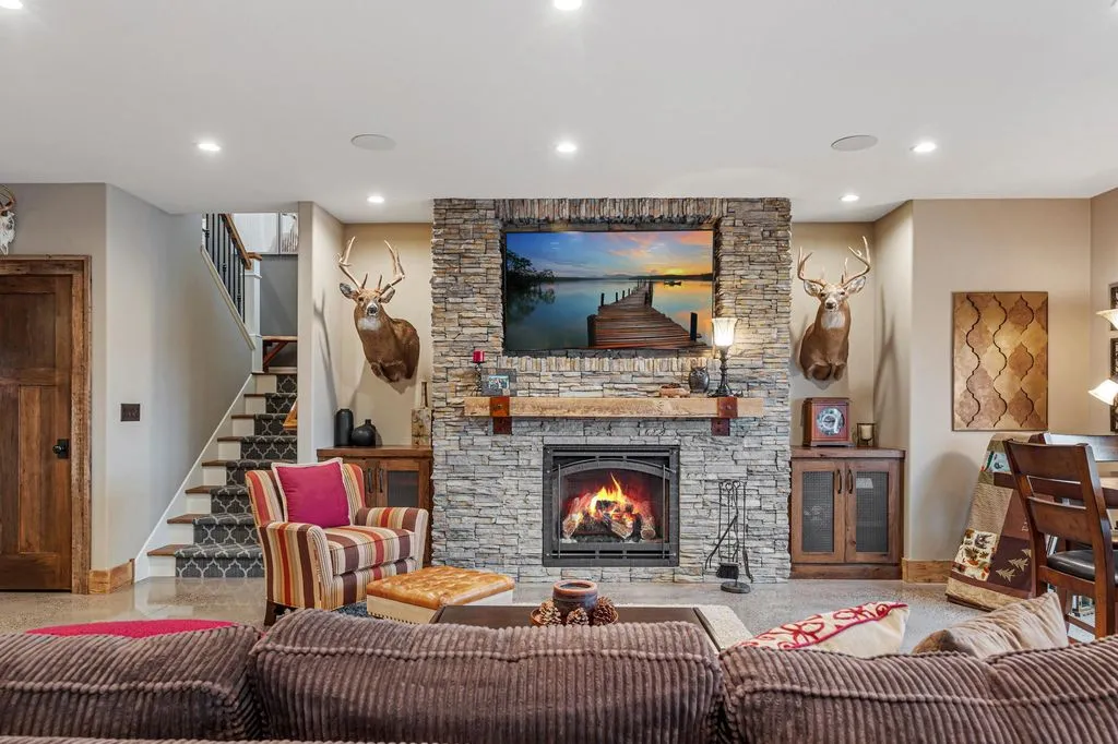 Extraordinary 189 Acre Estate at 4026 Union Lake Trl Showcases Minnesotas Natural Beauty for 6.5 Million 14