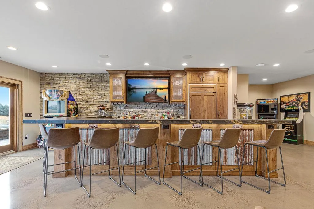 Extraordinary 189 Acre Estate at 4026 Union Lake Trl Showcases Minnesotas Natural Beauty for 6.5 Million 17