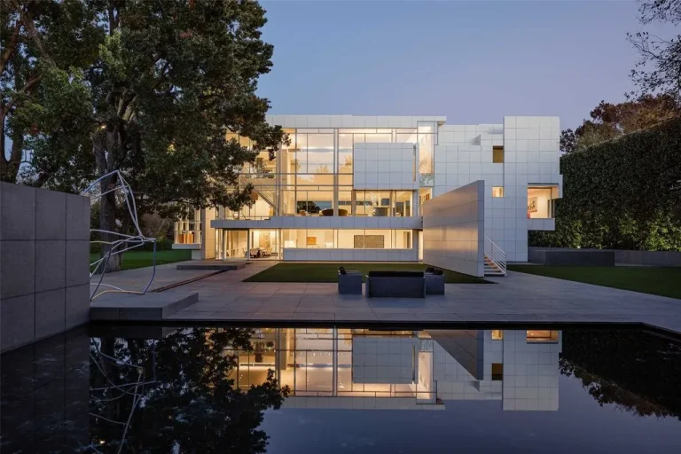 A Work of Art: Richard Meier’s Rachofsky House in Texas Offered at $23 Million