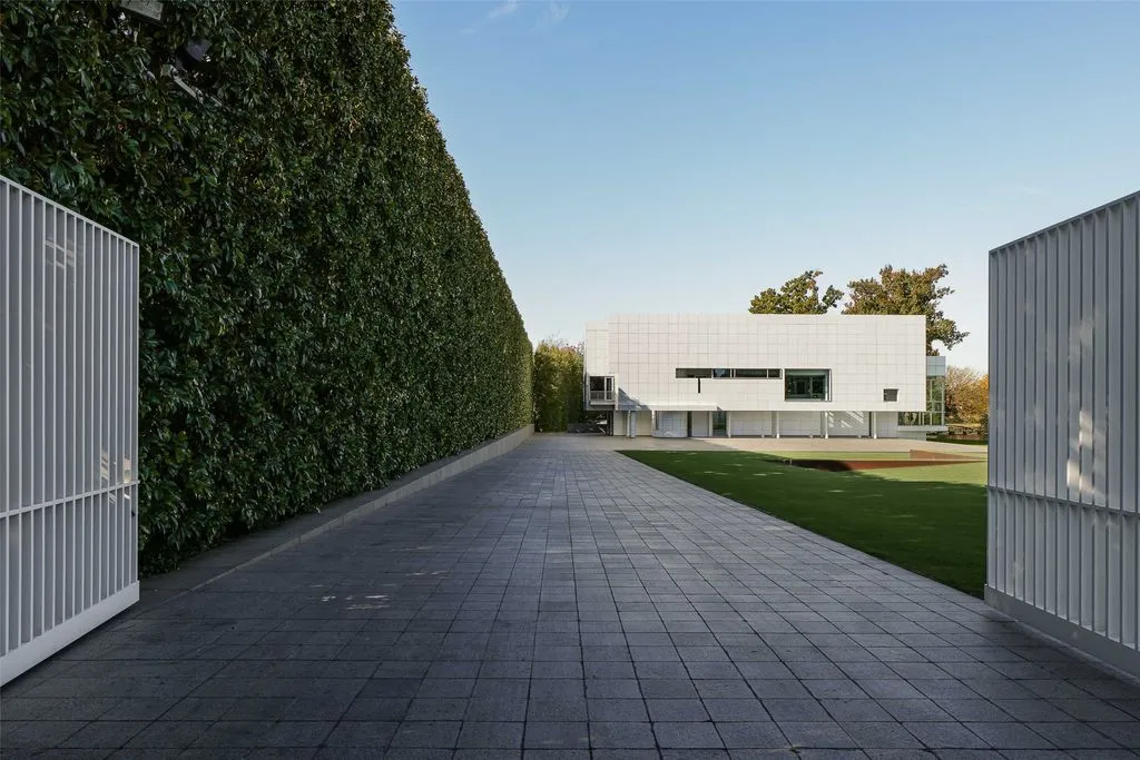A Work of Art: Richard Meier’s Rachofsky House in Texas Offered at $23 Million 6 Extraordinary 8605 Preston Rd Estate by Richard Meier Offered at 23 Million 2
