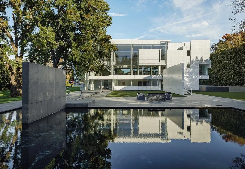 A Work of Art: Richard Meier’s Rachofsky House in Texas Offered at $23 Million 31 Extraordinary 8605 Preston Rd Estate by Richard Meier Offered at 23 Million 24