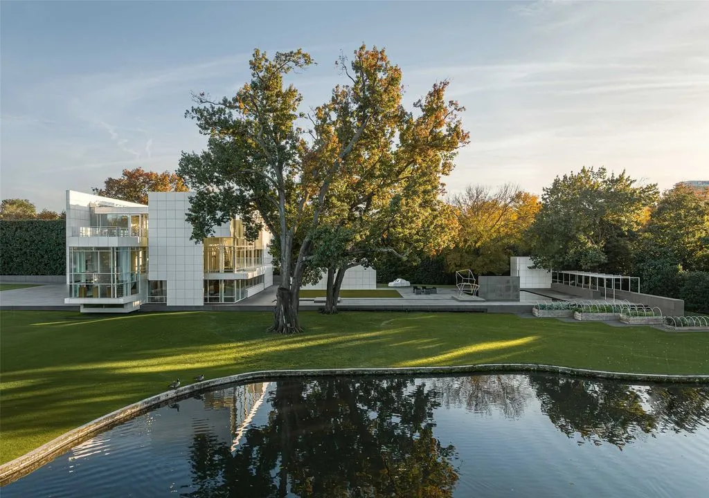 A Work of Art: Richard Meier’s Rachofsky House in Texas Offered at $23 Million 26 Extraordinary 8605 Preston Rd Estate by Richard Meier Offered at 23 Million 29